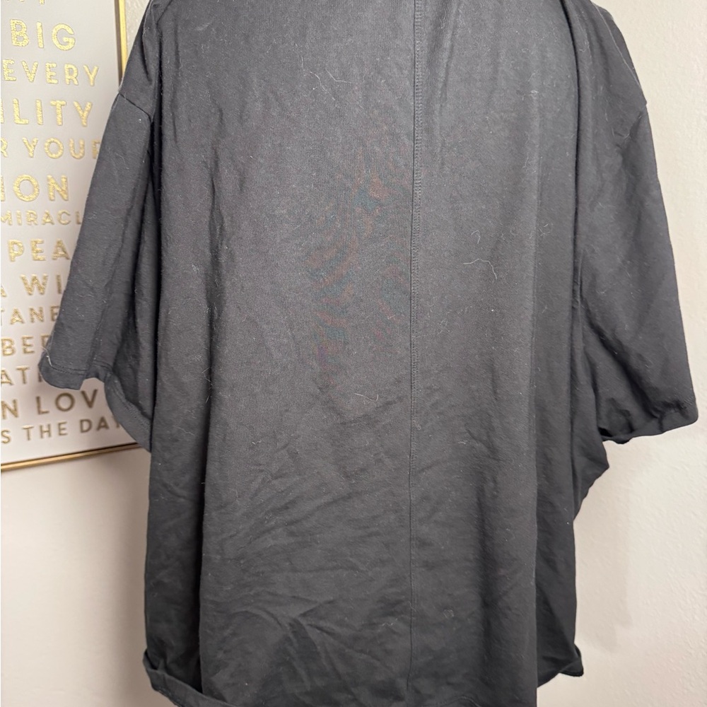 Athleta Black V-Neck Short Sleeve Tee - Picture 3 of 4